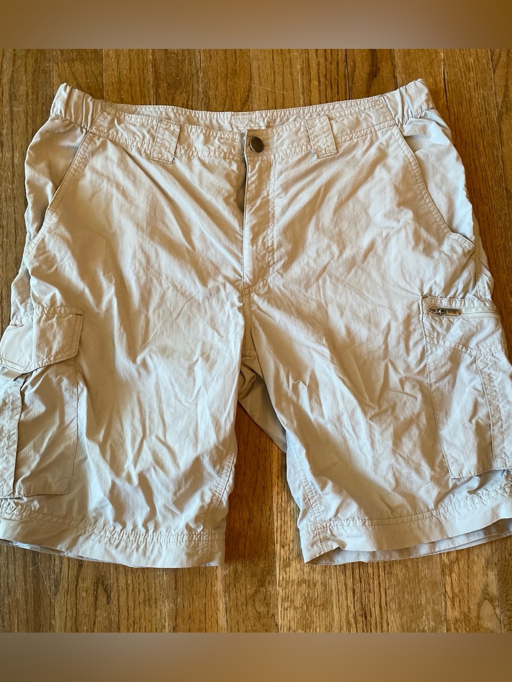 Columbia Men's Light Tan Cargo Shorts